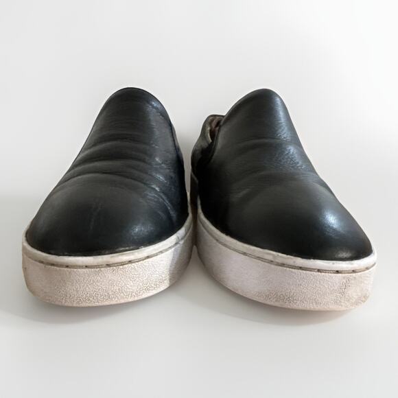 Vionic Women’s 9 M Demetra Slip-0n Leather Lightweight Sneaker Black Orthotic - Picture 3 of 8